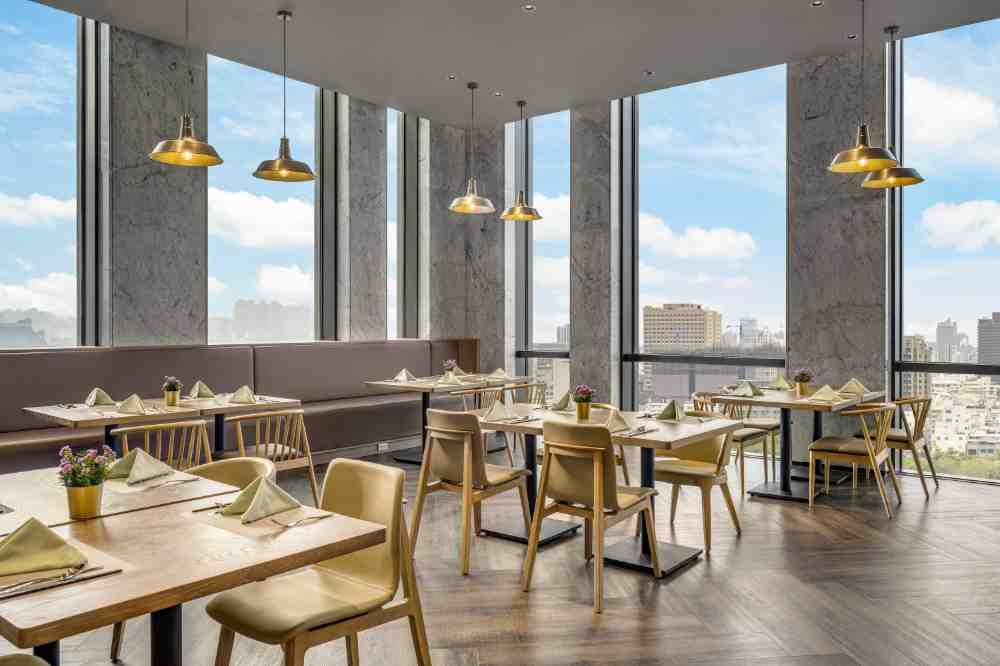 【高雄萬豪酒店】豪享自助餐平日午餐券｜優惠價 $970｜現省服務費｜國旅卡旅宿額度適用 (愛票網門市